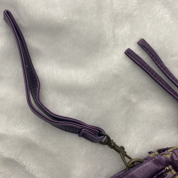 Purple faux leather wristlet wallet - Picture 4 of 17